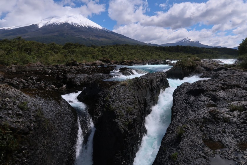 Saltas de Petrohuรฉ Saltas de Petrohuรฉ